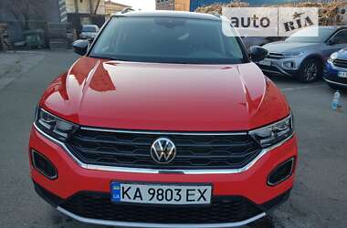 Внедорожник / Кроссовер Volkswagen T-Roc 2021 в Киеве