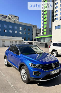 Позашляховик / Кросовер Volkswagen T-Roc 2021 в Києві