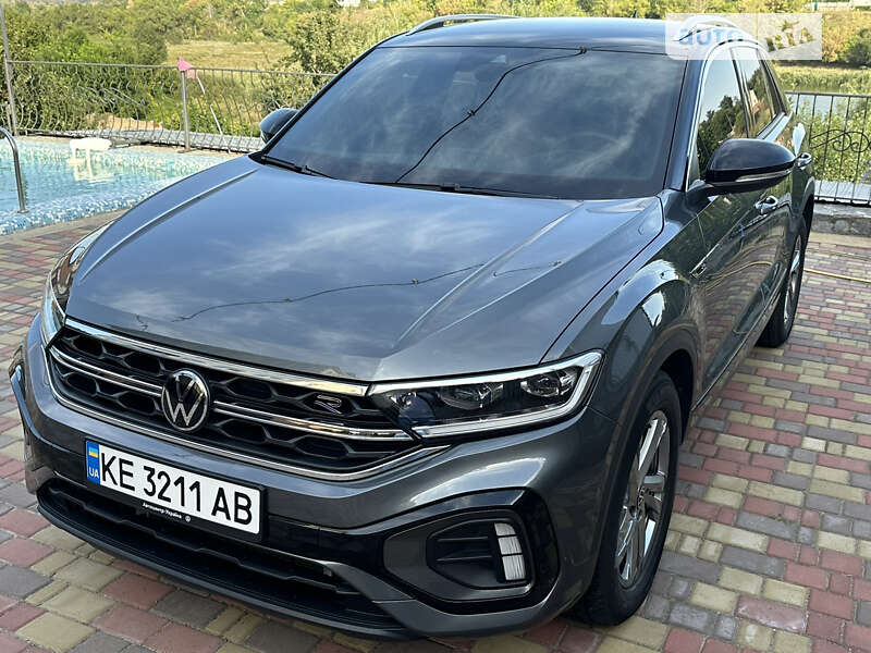 Внедорожник / Кроссовер Volkswagen T-Roc 2022 в 