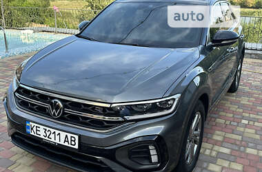 Внедорожник / Кроссовер Volkswagen T-Roc 2022 в 
