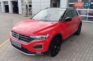 Позашляховик / Кросовер Volkswagen T-Roc 2019 в Києві