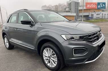 Позашляховик / Кросовер Volkswagen T-Roc 2021 в Києві