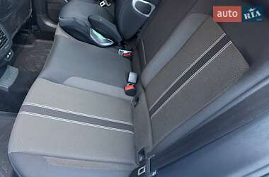 Внедорожник / Кроссовер Volkswagen T-Roc 2021 в 