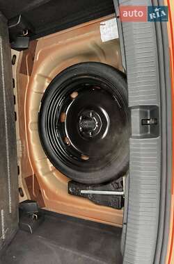 Внедорожник / Кроссовер Volkswagen T-Roc 2020 в 