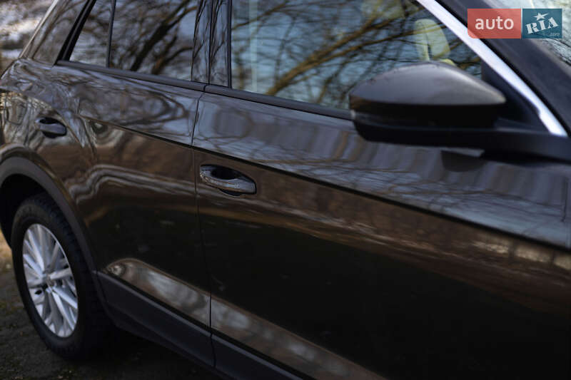 Внедорожник / Кроссовер Volkswagen T-Roc 2019 в Устиновке