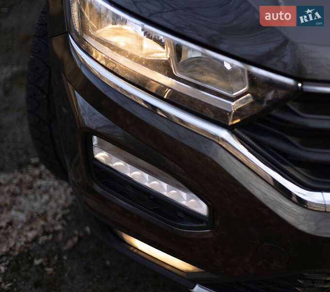 Внедорожник / Кроссовер Volkswagen T-Roc 2019 в Устиновке