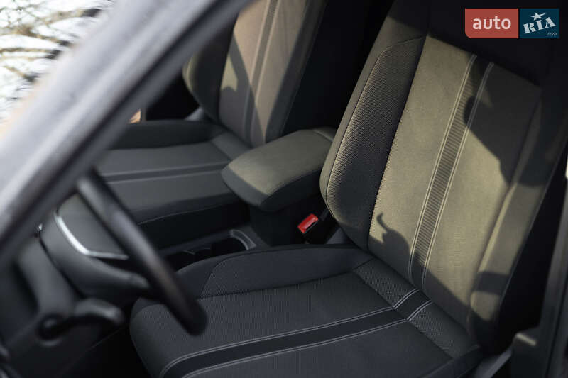 Внедорожник / Кроссовер Volkswagen T-Roc 2019 в Устиновке