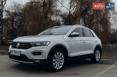 Внедорожник / Кроссовер Volkswagen T-Roc 2019 в 