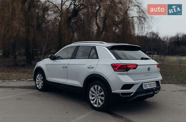 Внедорожник / Кроссовер Volkswagen T-Roc 2019 в 