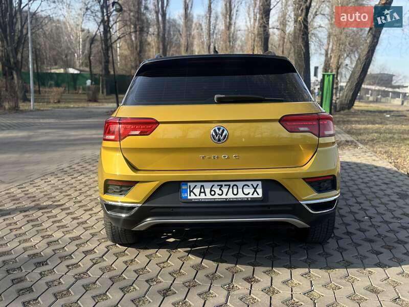 Внедорожник / Кроссовер Volkswagen T-Roc 2019 в Киеве