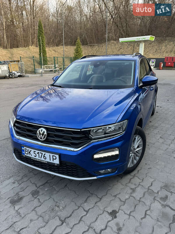 Внедорожник / Кроссовер Volkswagen T-Roc 2018 в Ровно