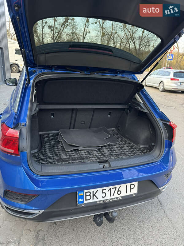 Внедорожник / Кроссовер Volkswagen T-Roc 2018 в Ровно