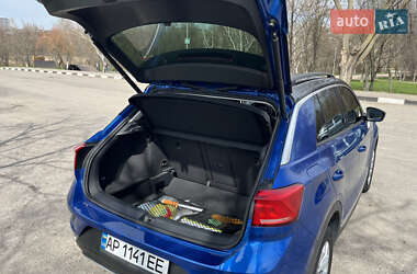 Внедорожник / Кроссовер Volkswagen T-Roc 2021 в 