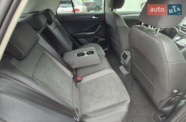 Позашляховик / Кросовер Volkswagen T-Roc 2024 в 