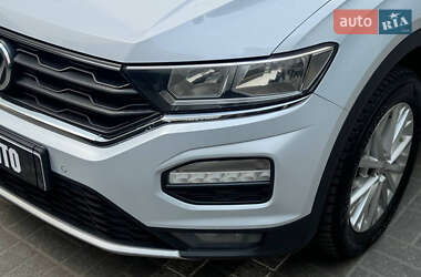Внедорожник / Кроссовер Volkswagen T-Roc 2019 в 