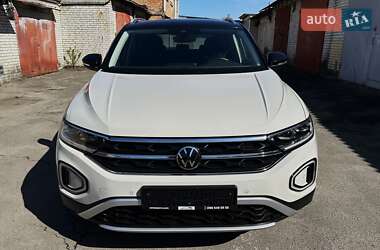 Внедорожник / Кроссовер Volkswagen T-Roc 2022 в Киеве