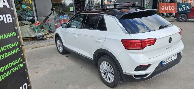 Позашляховик / Кросовер Volkswagen T-Roc 2021 в Києві