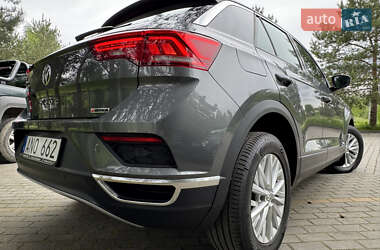 Позашляховик / Кросовер Volkswagen T-Roc 2019 в 