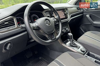 Позашляховик / Кросовер Volkswagen T-Roc 2019 в 