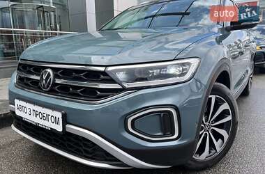 Внедорожник / Кроссовер Volkswagen T-Roc 2022 в Киеве