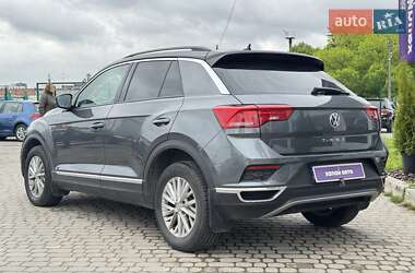Внедорожник / Кроссовер Volkswagen T-Roc 2019 в 