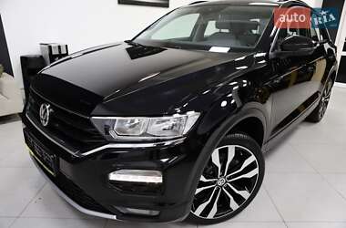 Внедорожник / Кроссовер Volkswagen T-Roc 2019 в 
