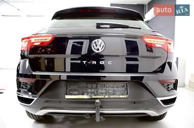 Внедорожник / Кроссовер Volkswagen T-Roc 2019 в 