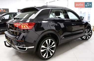 Внедорожник / Кроссовер Volkswagen T-Roc 2019 в 