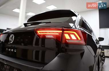 Внедорожник / Кроссовер Volkswagen T-Roc 2019 в 