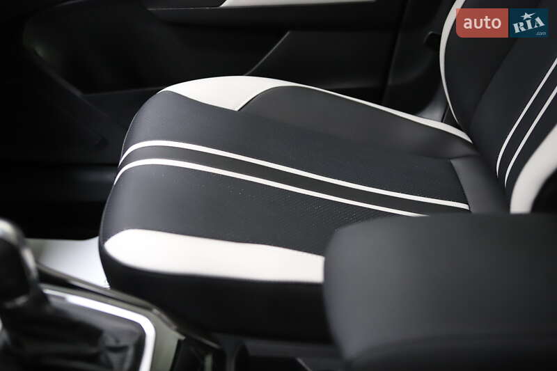 Внедорожник / Кроссовер Volkswagen T-Roc 2019 в Дрогобыче