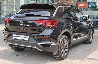 Внедорожник / Кроссовер Volkswagen T-Roc 2021 в 