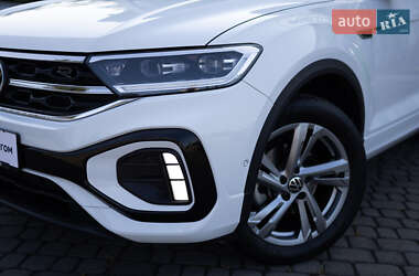 Внедорожник / Кроссовер Volkswagen T-Roc 2022 в 
