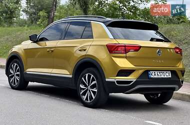 Внедорожник / Кроссовер Volkswagen T-Roc 2019 в 