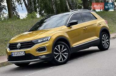 Внедорожник / Кроссовер Volkswagen T-Roc 2019 в 