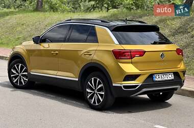Внедорожник / Кроссовер Volkswagen T-Roc 2019 в 