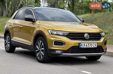 Внедорожник / Кроссовер Volkswagen T-Roc 2019 в 