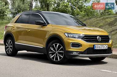 Внедорожник / Кроссовер Volkswagen T-Roc 2019 в 