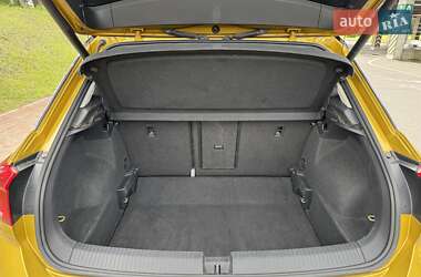 Внедорожник / Кроссовер Volkswagen T-Roc 2019 в 