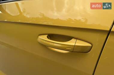 Внедорожник / Кроссовер Volkswagen T-Roc 2019 в 