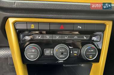 Внедорожник / Кроссовер Volkswagen T-Roc 2019 в 