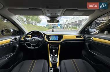 Внедорожник / Кроссовер Volkswagen T-Roc 2019 в 