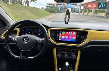 Внедорожник / Кроссовер Volkswagen T-Roc 2019 в 