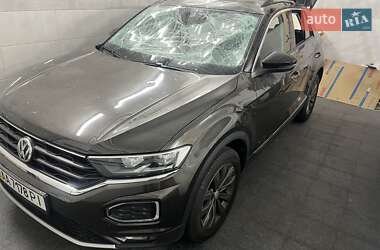 Внедорожник / Кроссовер Volkswagen T-Roc 2019 в Киеве