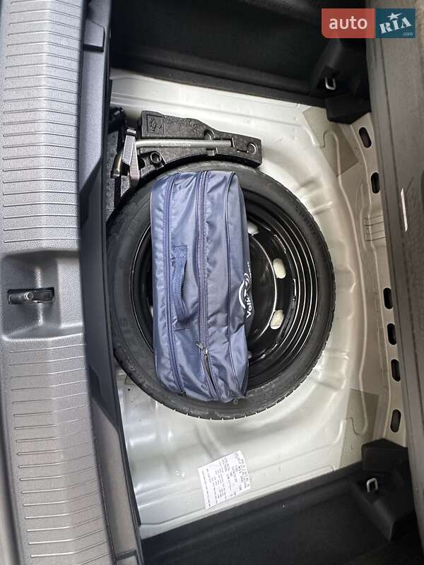 Внедорожник / Кроссовер Volkswagen T-Roc 2019 в Днепре