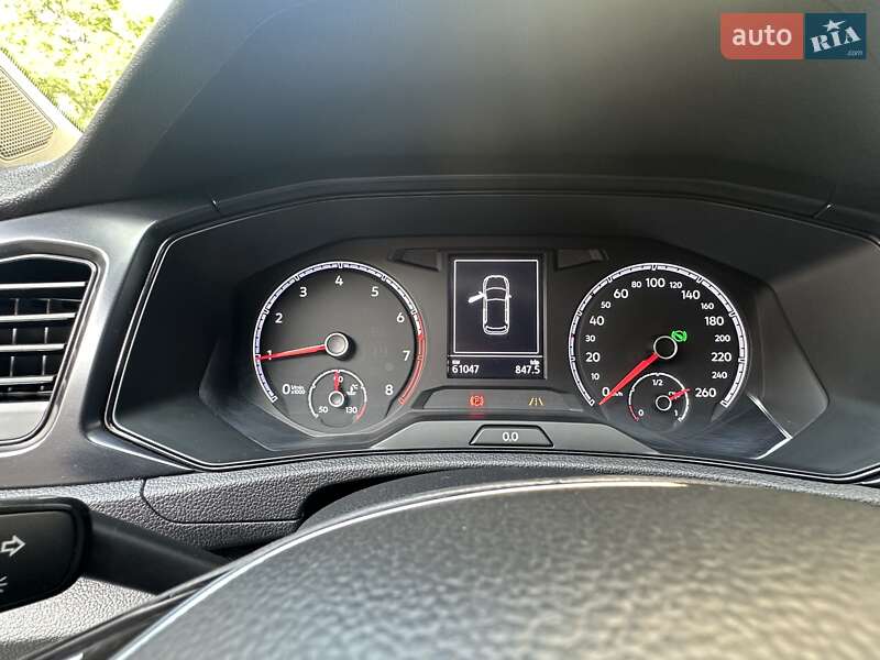 Внедорожник / Кроссовер Volkswagen T-Roc 2019 в Днепре