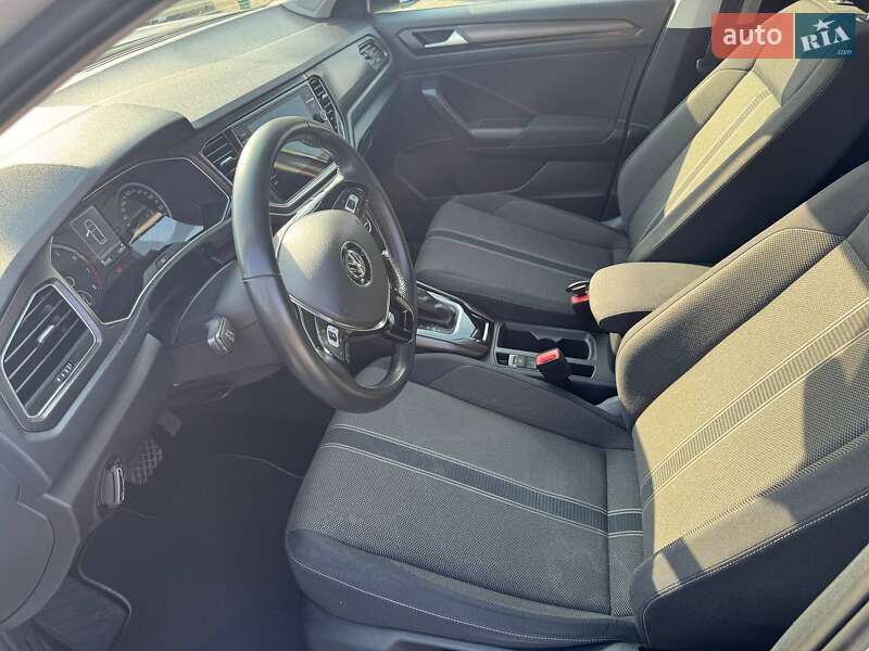 Внедорожник / Кроссовер Volkswagen T-Roc 2019 в Киеве