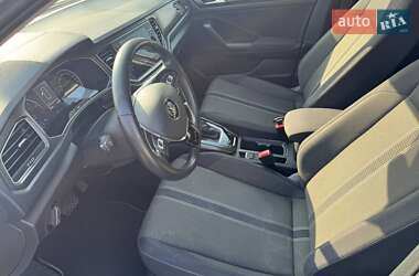 Внедорожник / Кроссовер Volkswagen T-Roc 2019 в 