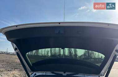 Внедорожник / Кроссовер Volkswagen T-Roc 2019 в 