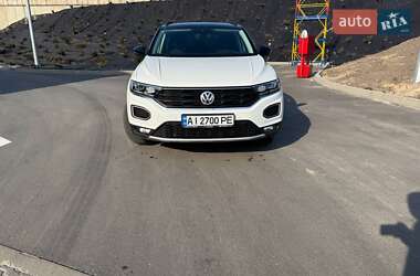 Внедорожник / Кроссовер Volkswagen T-Roc 2019 в 