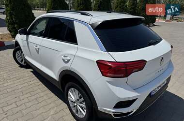 Внедорожник / Кроссовер Volkswagen T-Roc 2019 в 